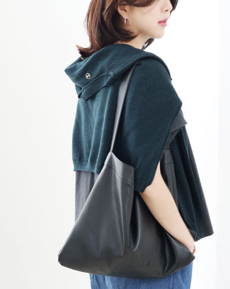 ������ ����Ʈ  ���� ������ ����� * �ڼ� ó�� / ��� ���� (Vegan Leather)�ε巯�� �Ƿ翧�� �˳��� �������� �ڶ��ϴ� �������� ������ �����